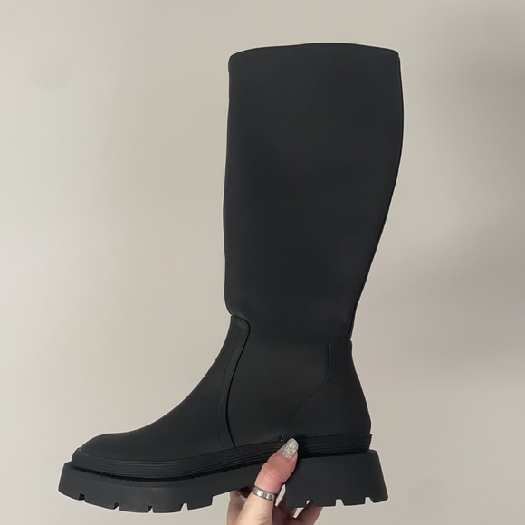 Macy’s twyla lug boot size 8 - Picture 2 of 3